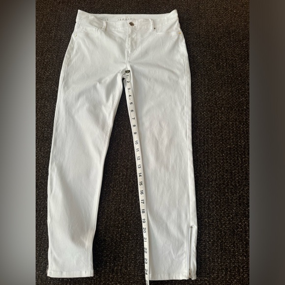 WHBM Jegging-crop Jean - Picture 5 of 11